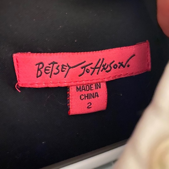 Betsey Johnson Sleeveless Knee-Length Black Dress with Faux Pearl Collar Size 2 - Picture 4 of 5